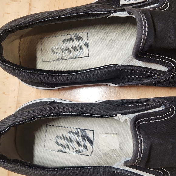 Vans - Picture 5 of 7